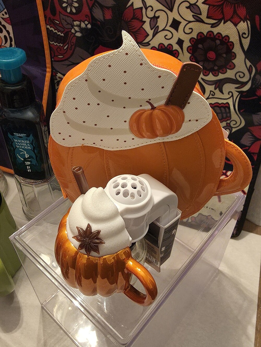 BBW Pumpkin Spice Cosmetic Bag + Wallflower Light Up